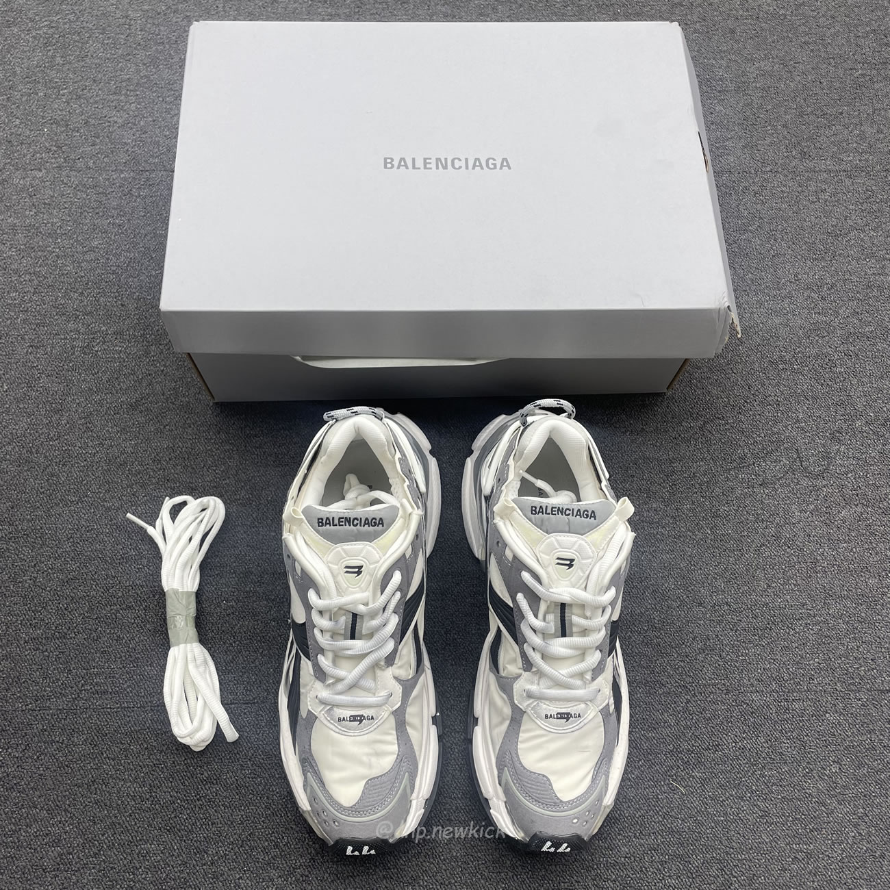 Balenciaga Runner Grey White Black 772774w3rny9012 (7) - newkick.app