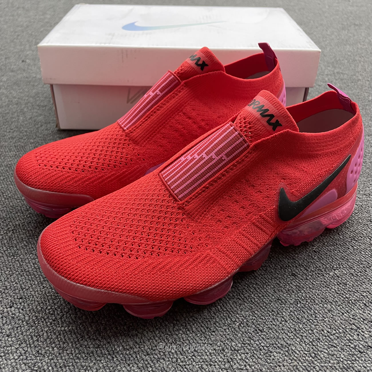 Nike Air Vapormax Moc 2 University Red Fuchsia Blast Womens Aj6599 600 (5) - newkick.app