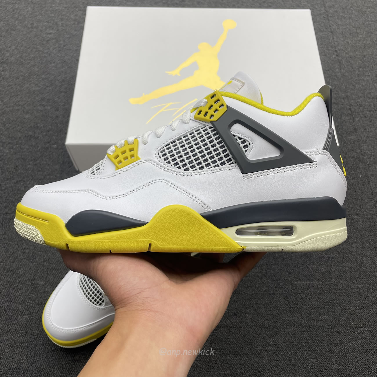 Air Jordan 4 Retro Vivid Sulfur Womens Aq9129 101 (2) - newkick.app