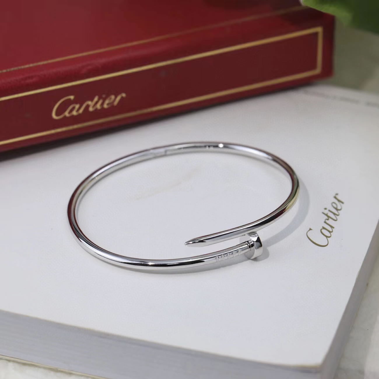 Cartier Bracelet Juste Un Clou B6062618 (2) - newkick.app