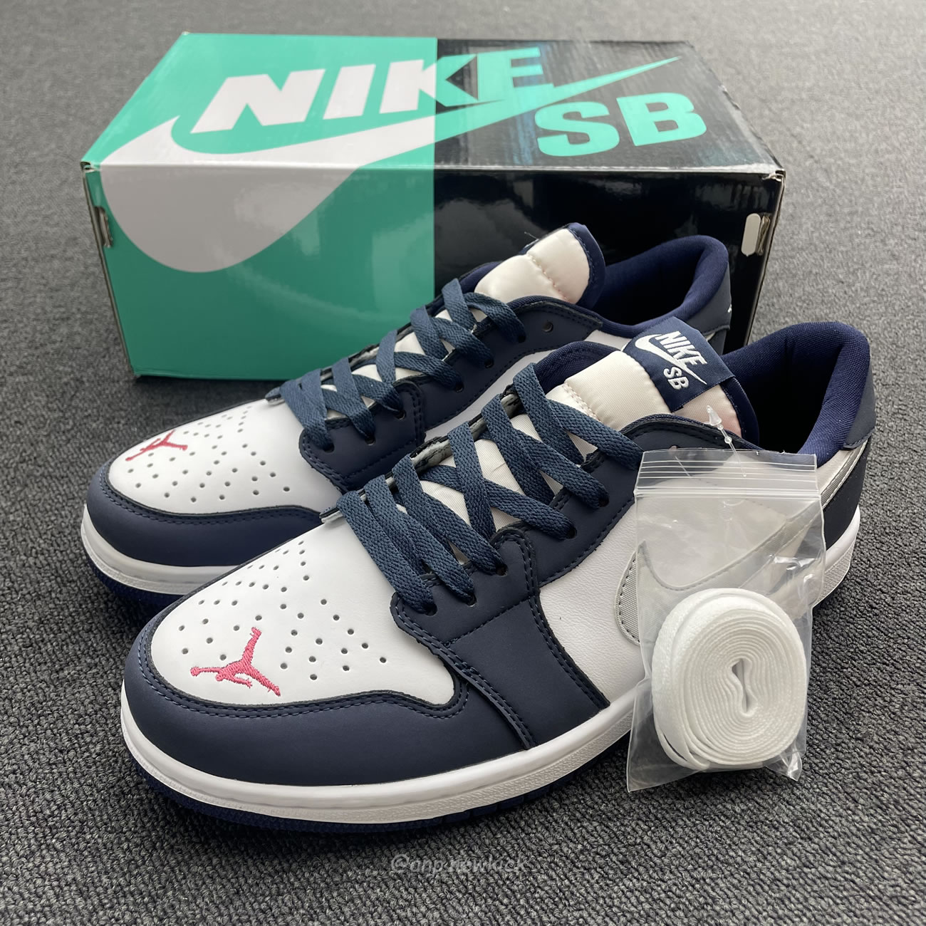 Air Jordan 1 Low Sb Midnight Navy Cj7891 400 (7) - newkick.app