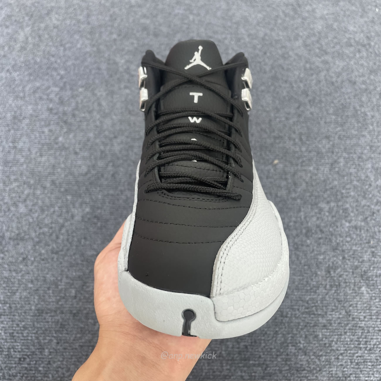 Air Jordan 12 Retro Barons Ct8013 010 (3) - newkick.app