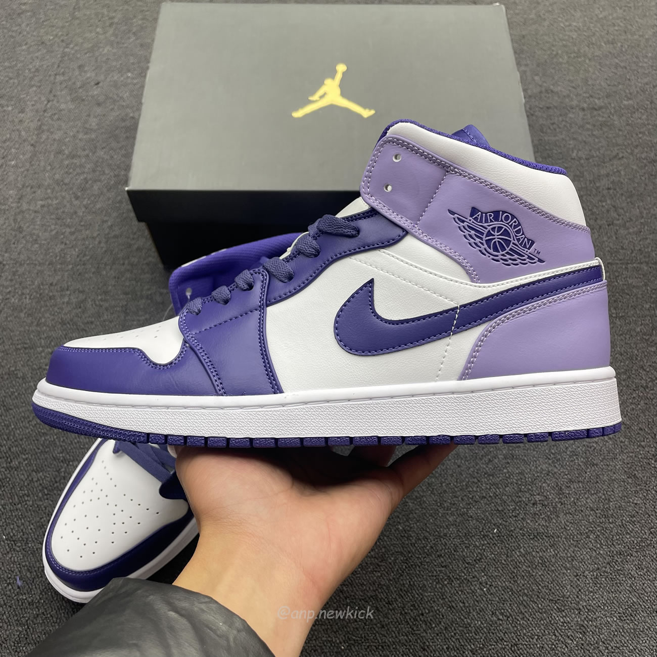 Air Jordan 1 Mid Blueberry Dq8426 515 (5) - newkick.app