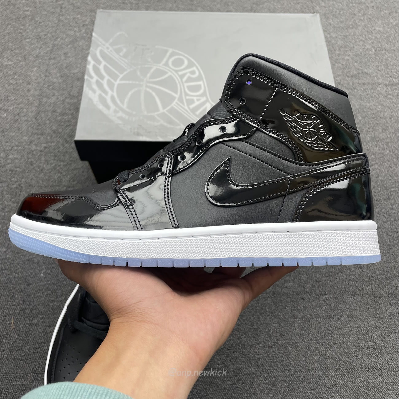 Air Jordan 1 Mid Se Space Jam Dv1308 004 (5) - newkick.app