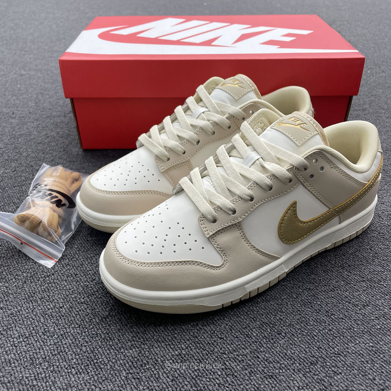 Nike Dunk Low Gold Swoosh Dx5930 001 (10) - newkick.app