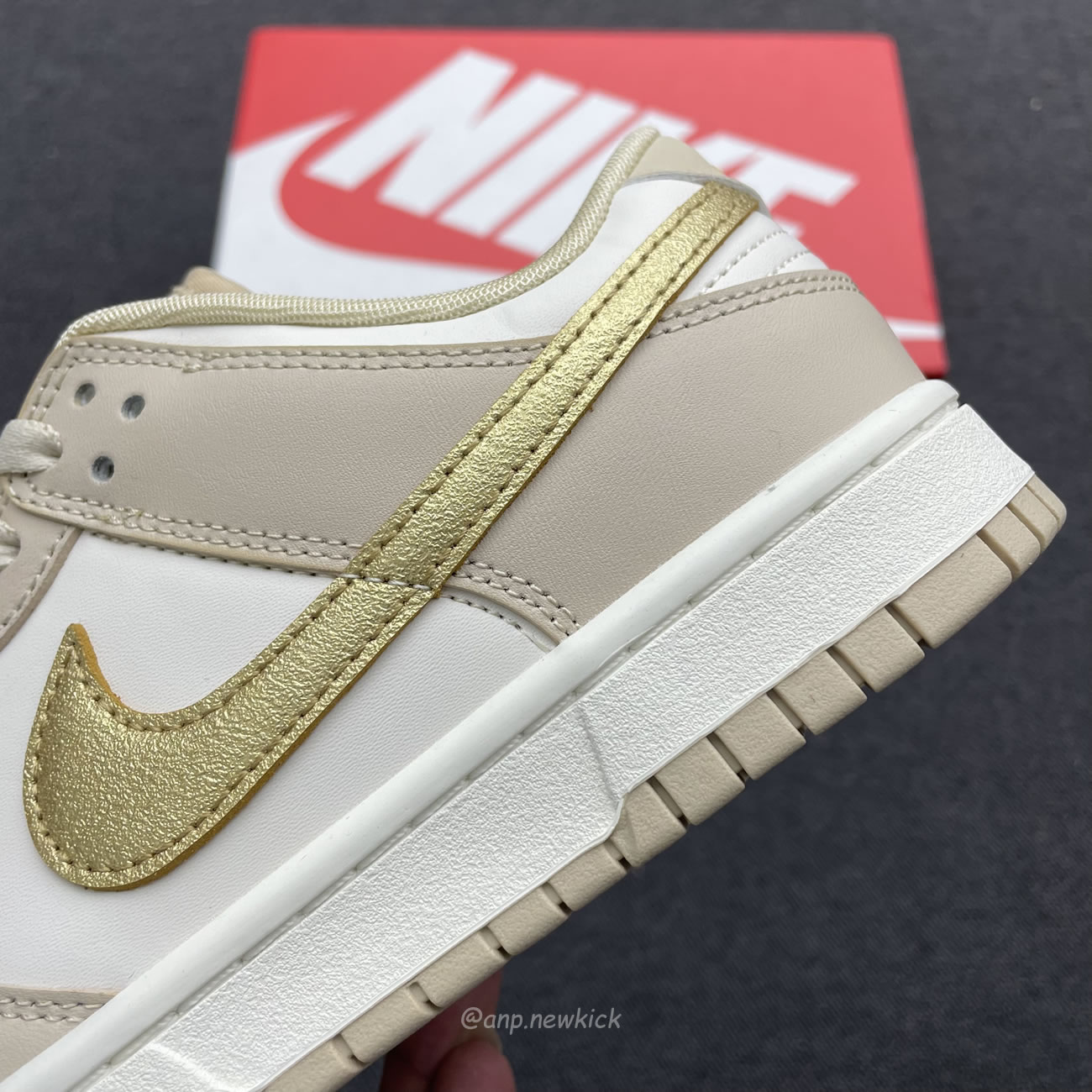 Nike Dunk Low Gold Swoosh Dx5930 001 (2) - newkick.app