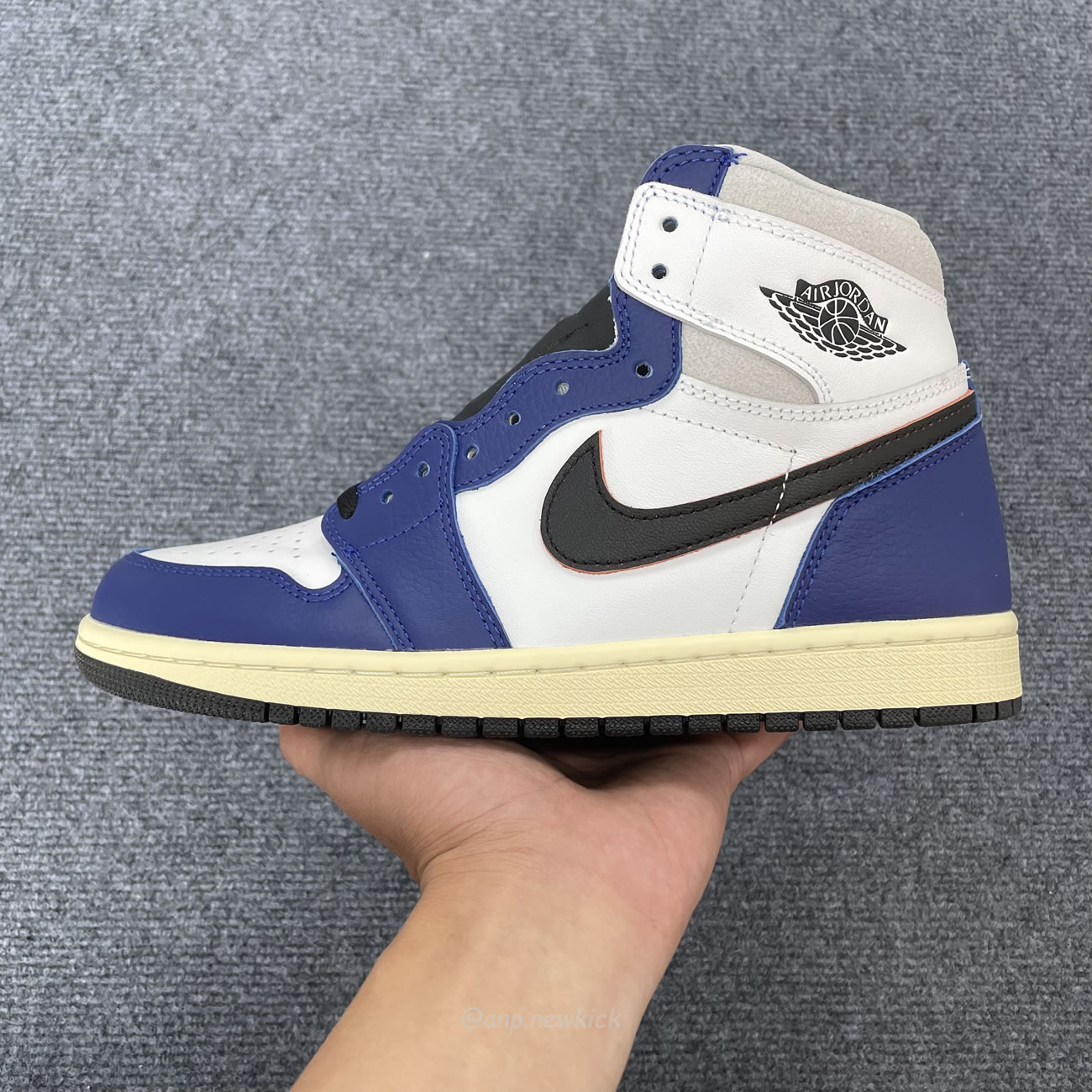 Air Jordan 1 Retro High Og Deep Royal Blue Dz5485 100 (2) - newkick.app