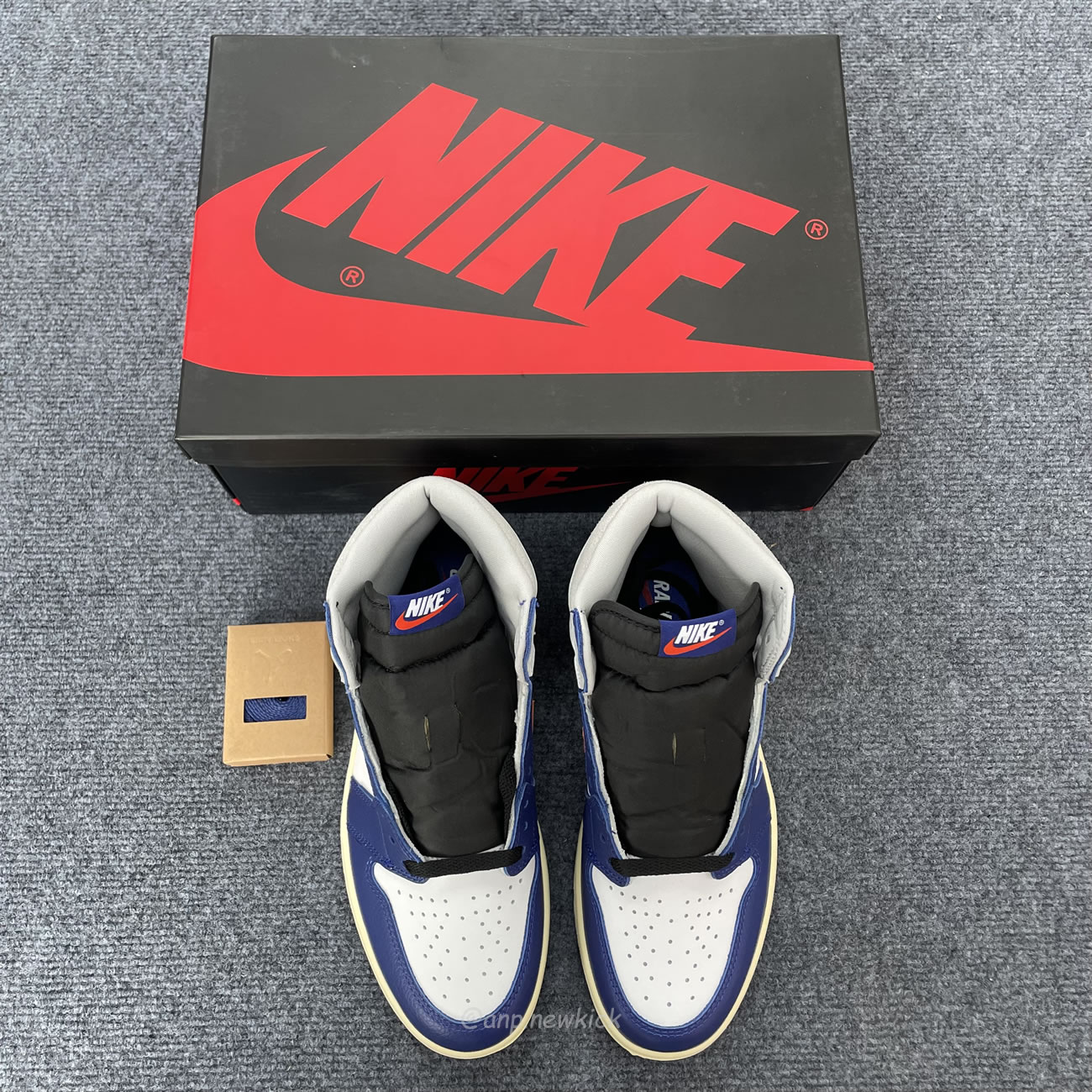 Air Jordan 1 Retro High Og Deep Royal Blue Dz5485 100 (8) - newkick.app