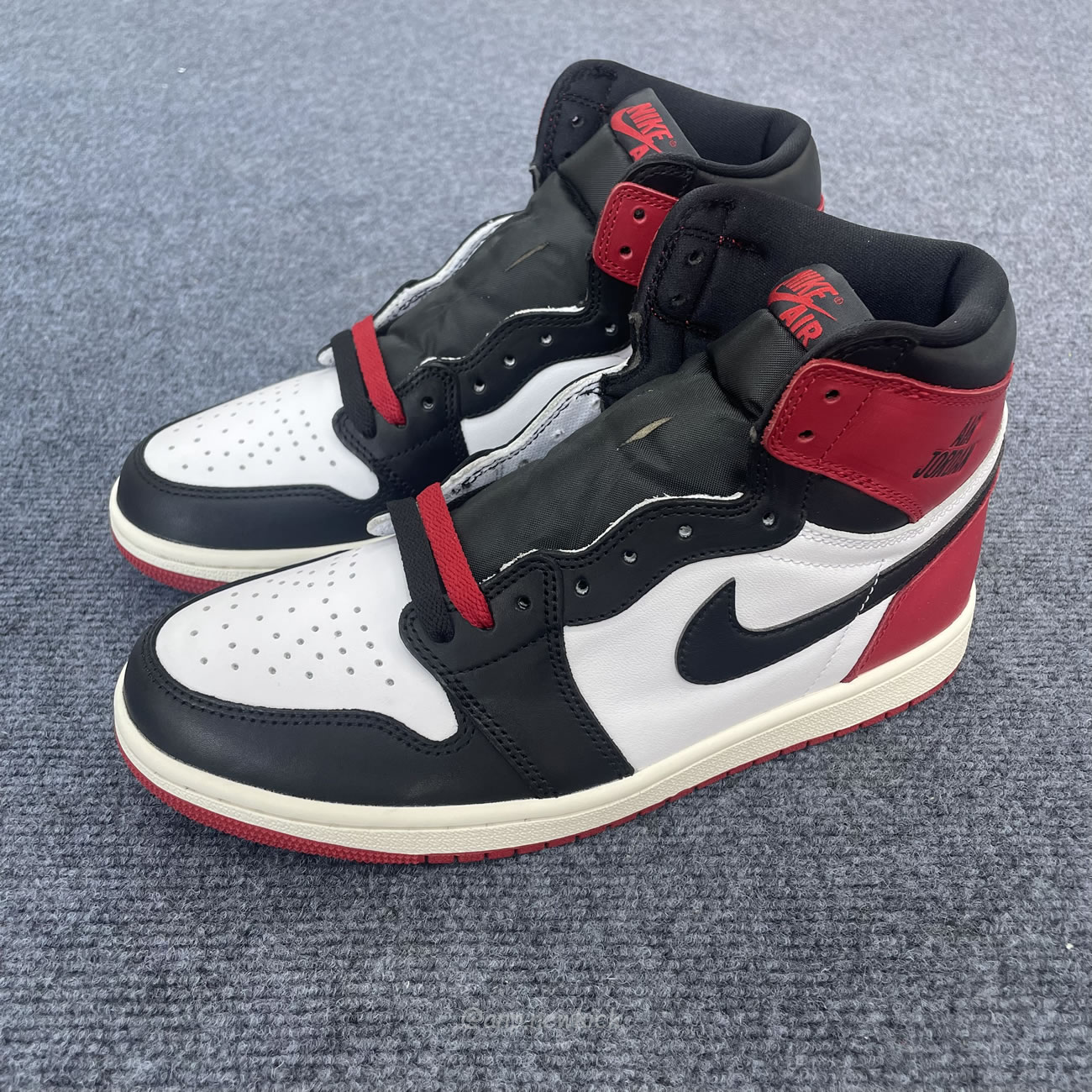 Air Jordan 1 High Og Black Toe Reimagined Dz5485 106 (4) - newkick.app