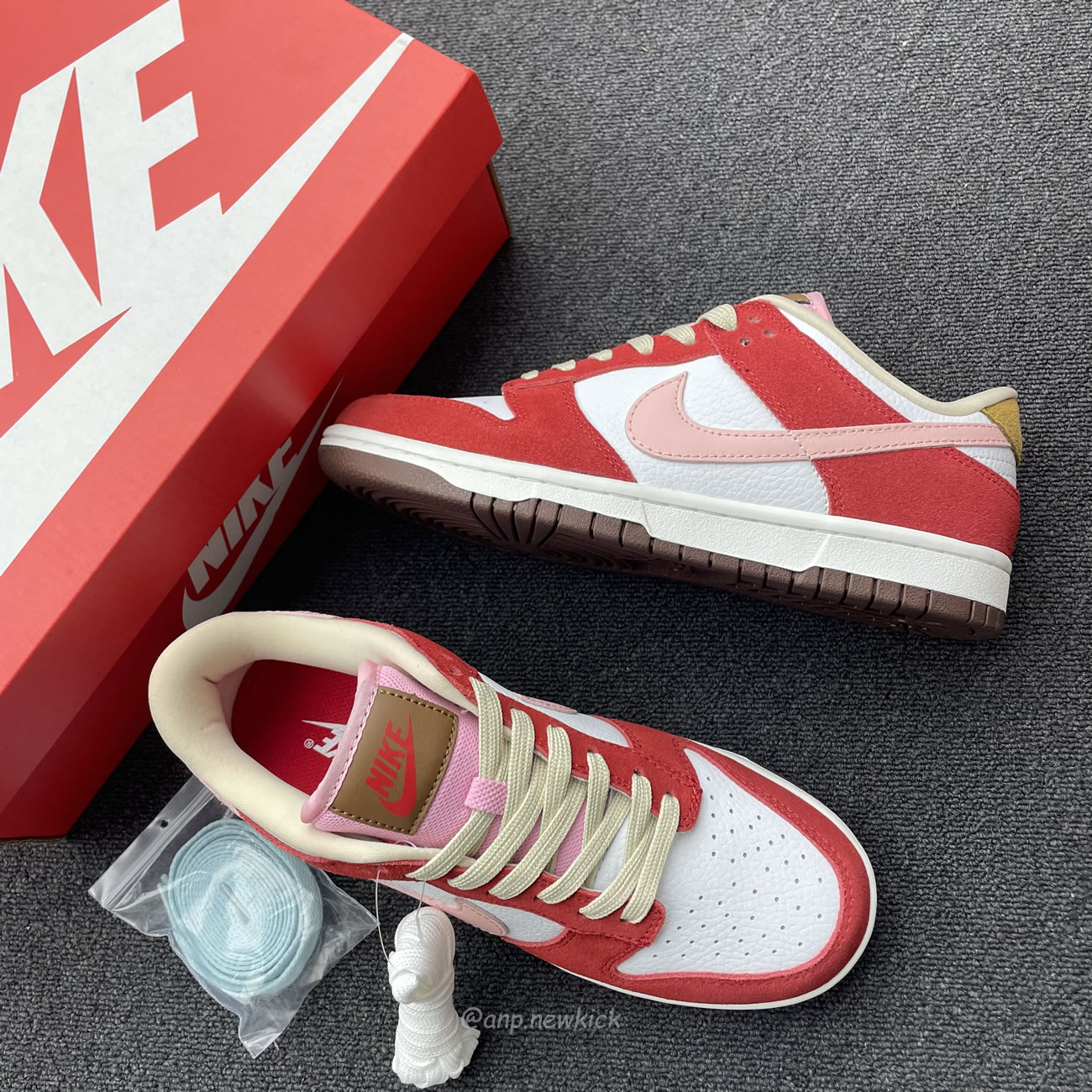 Nike Dunk Low Prm Bacon Womens Fb7910 600 (11) - newkick.app