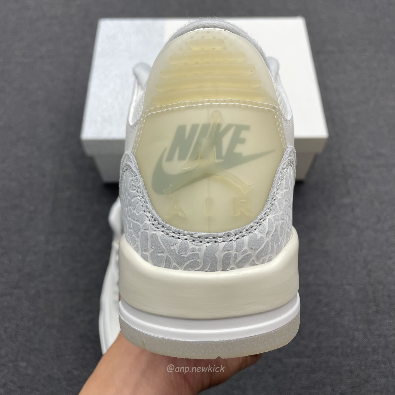 Air Jordan 3 Retro Craft Ivory Fj9479 100 (11) - newkick.app