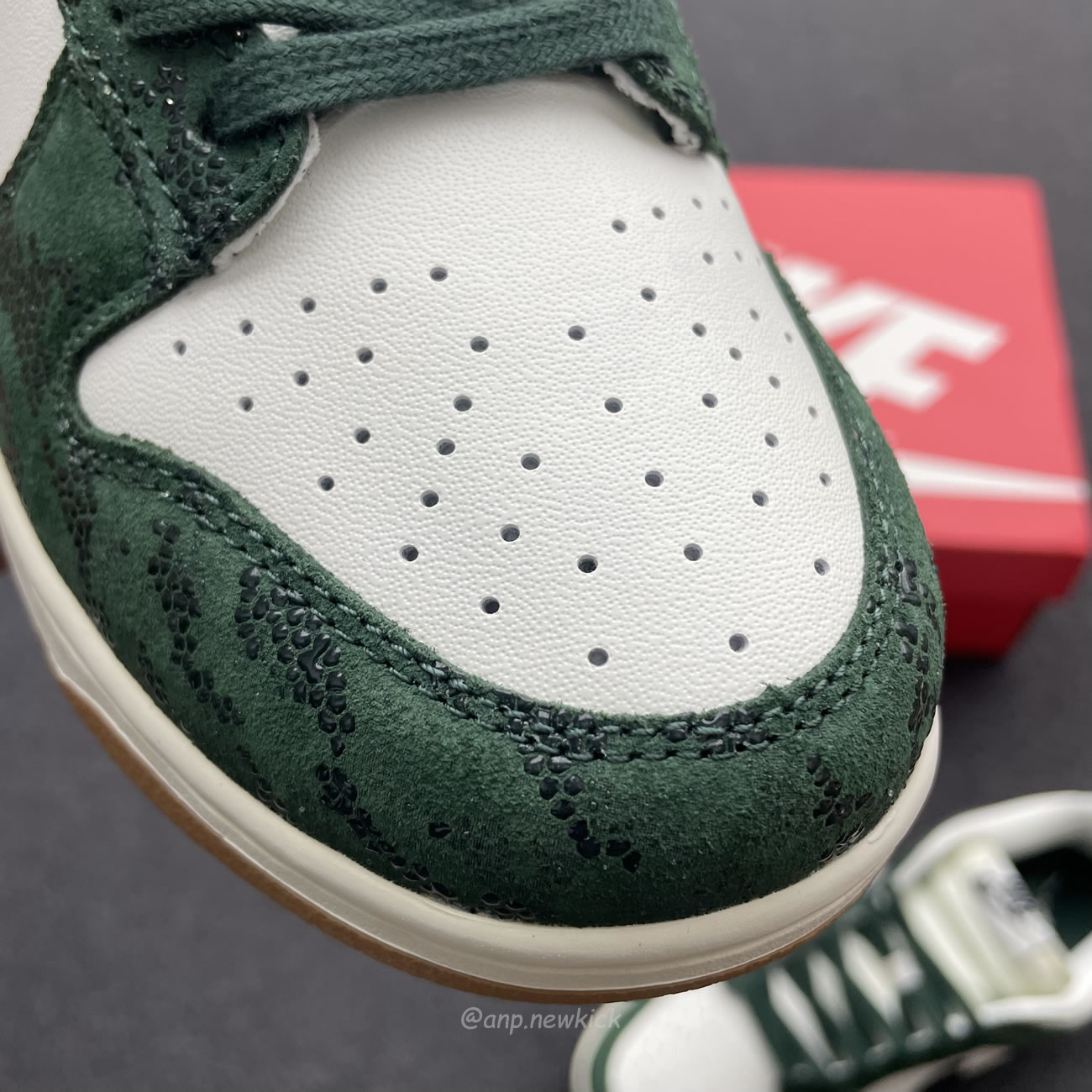 Nike Dunk Low Green Snake Womens Fq8893 397 (6) - newkick.app