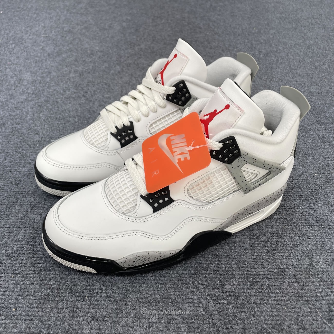 Air Jordan 4 Retro White Cement 2025 Fv5029 100 (3) - newkick.app