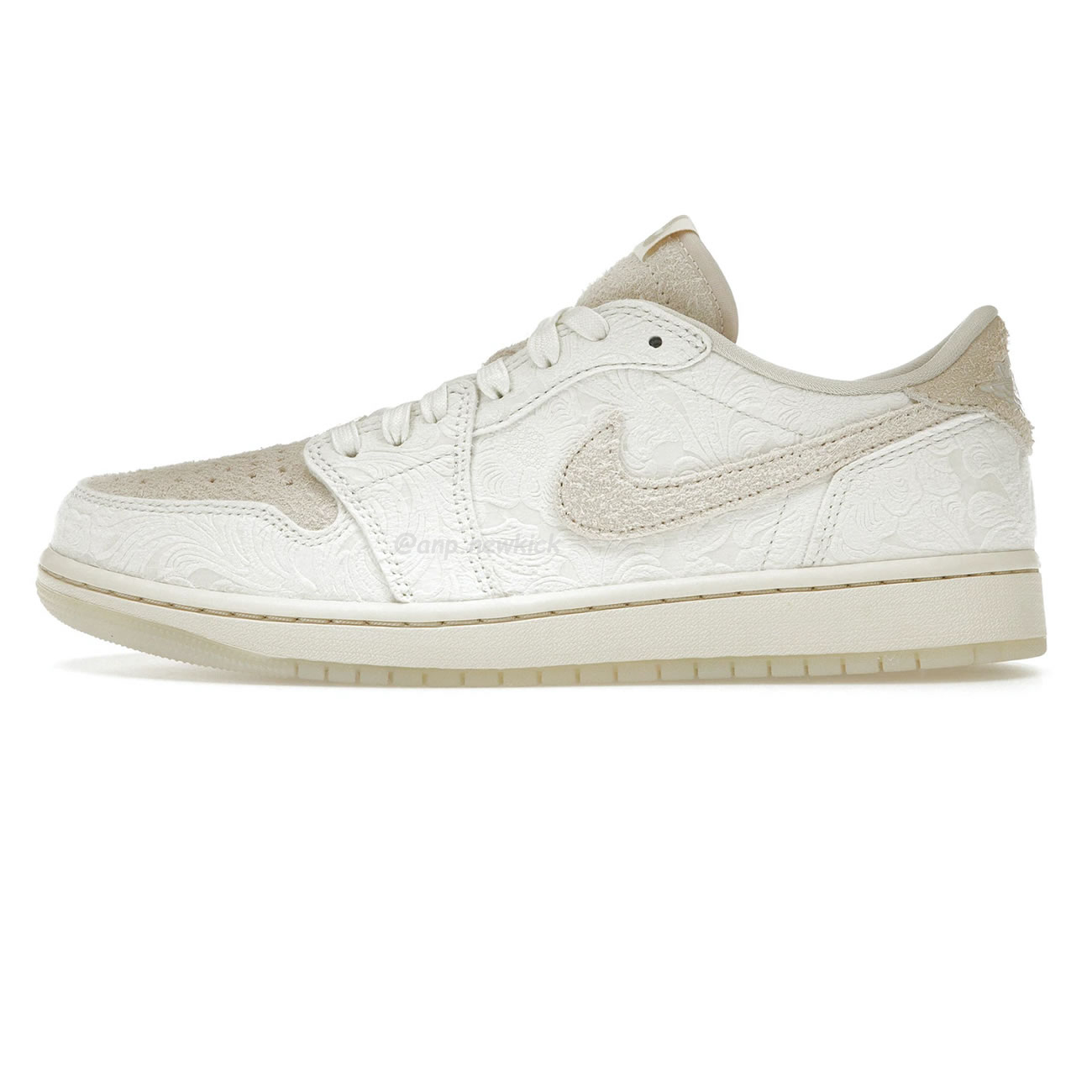 Air Jordan 1 Retro Low Og Chris Paul Fz0455 200 (1) - newkick.app