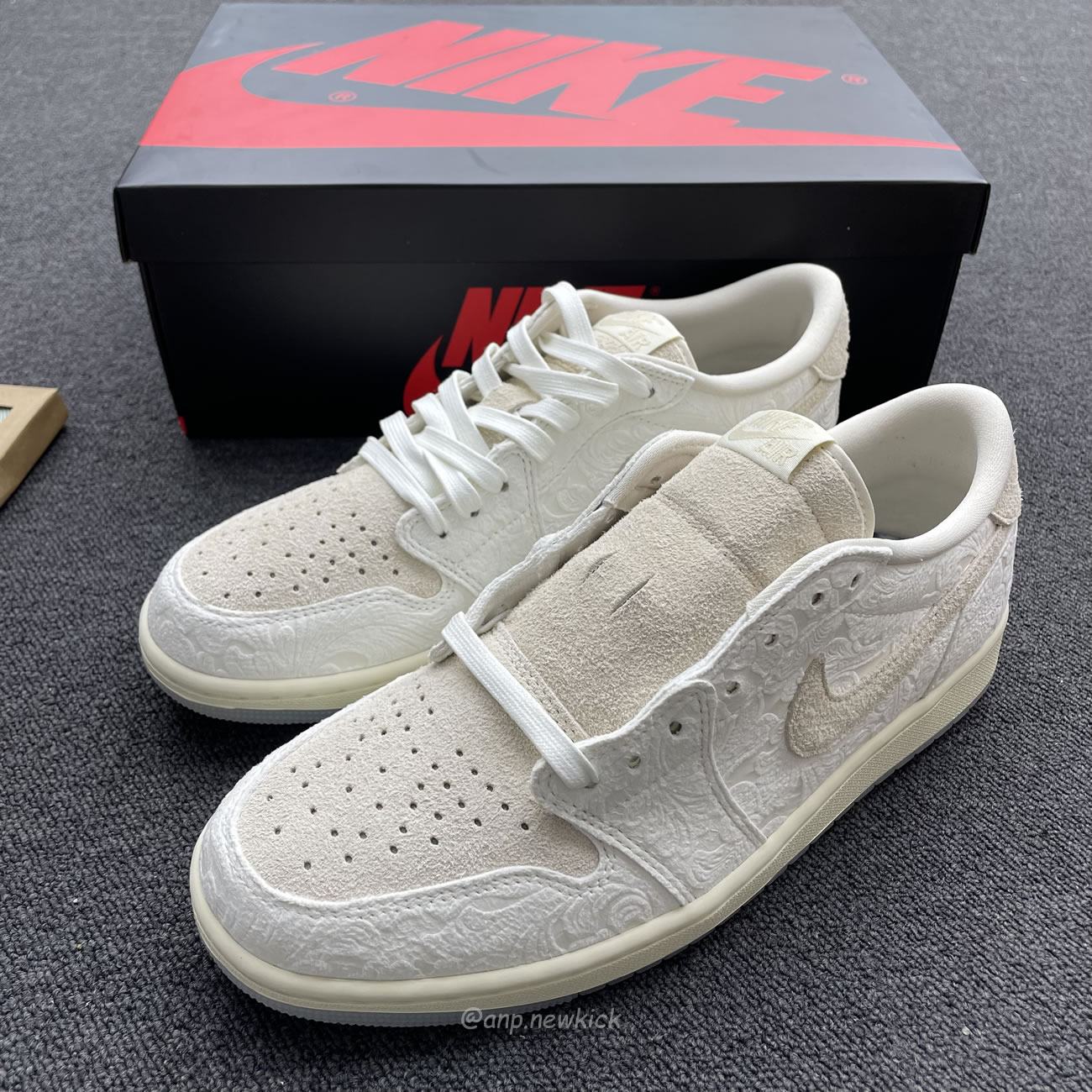 Air Jordan 1 Retro Low Og Chris Paul Fz0455 200 (10) - newkick.app