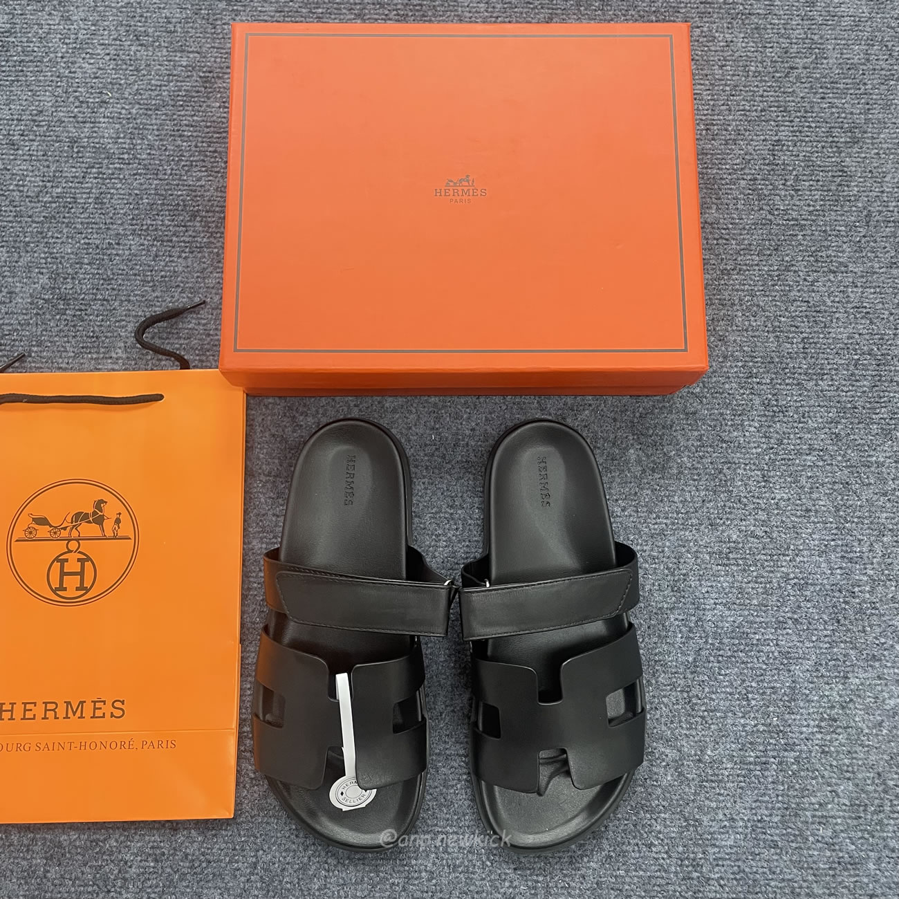 Hermes Chypre Sandal Noir Calfskin Leather H211865z (3) - newkick.app