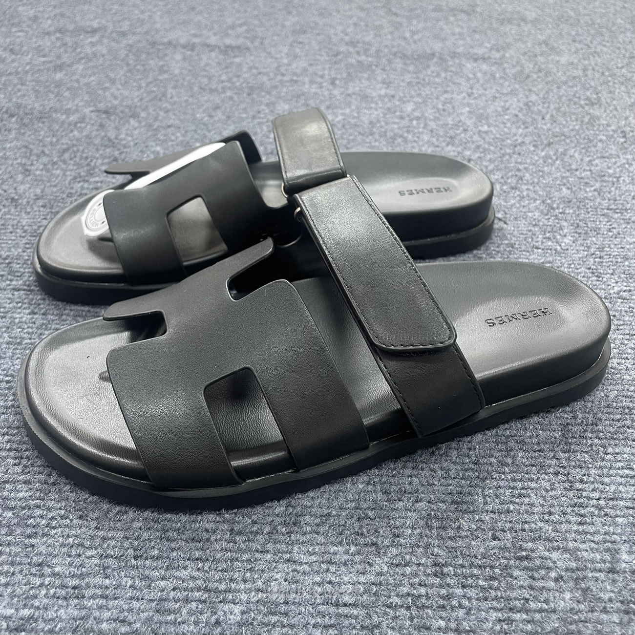 Hermes Chypre Sandal Noir Calfskin Leather H211865z (4) - newkick.app