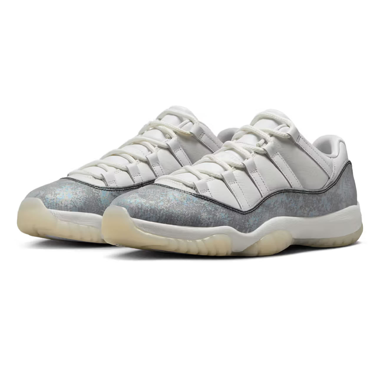 Air Jordan 11 Retro Low Year Of The Snake Hq7000 001 (9) - newkick.app