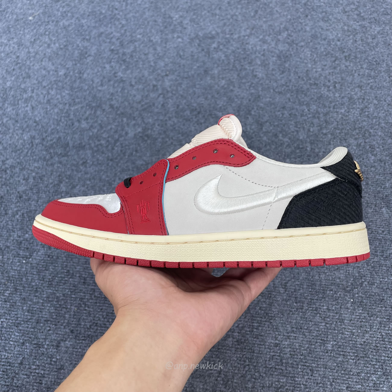 Air Jordan 1 Retro Low Og Trophy Room Rookie Card Home Hv6157 100 (3) - newkick.app