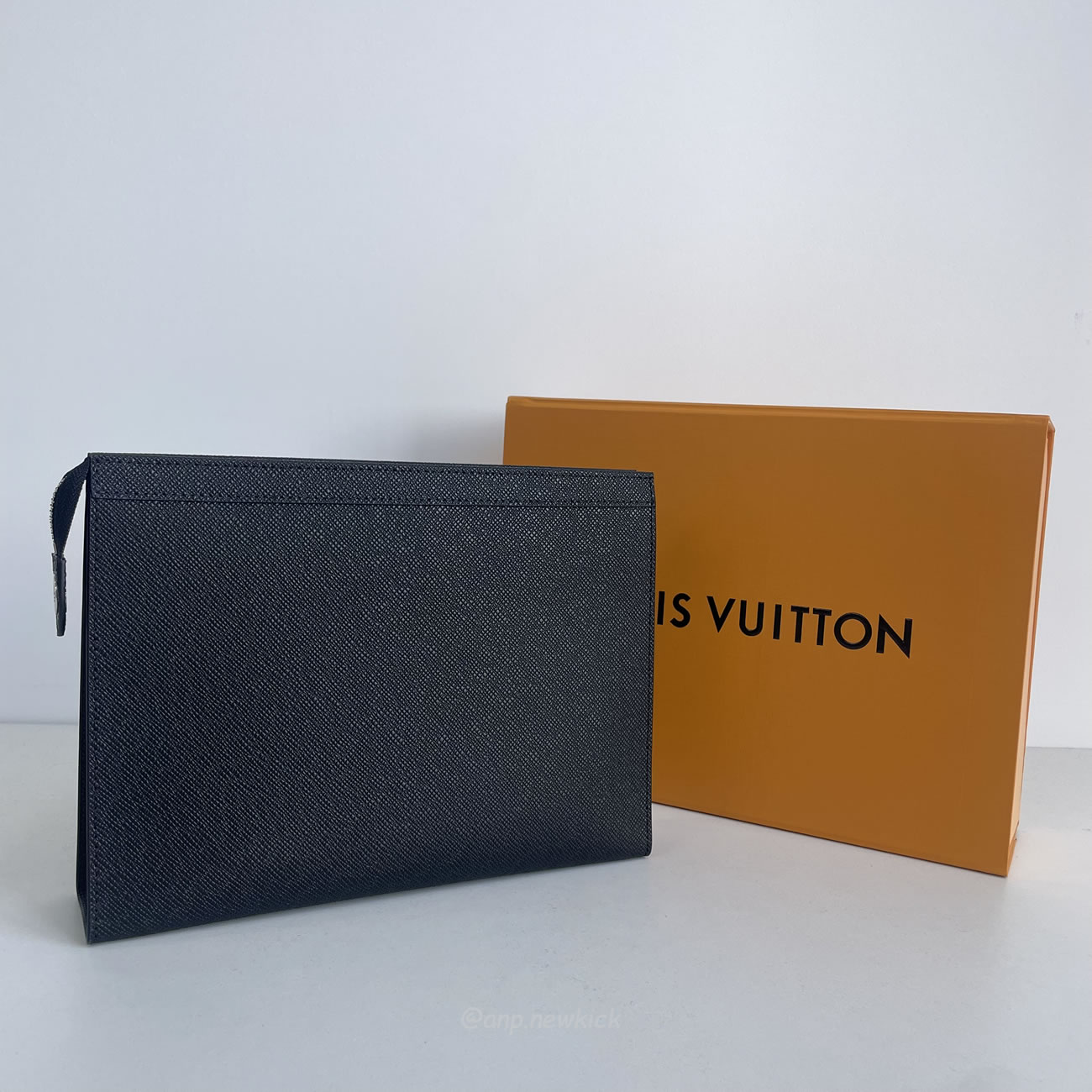 Louis Vuitton Pochette Voyage M30450 (7) - newkick.app