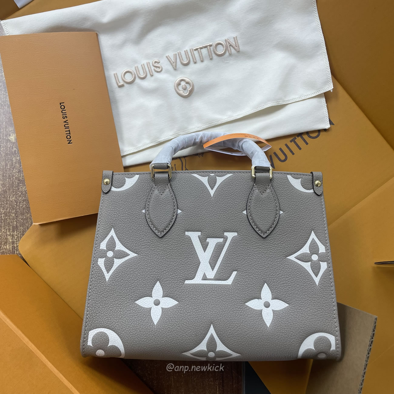 Louis Vuitton Onthego Pm Tote Bag M45779 (6) - newkick.app