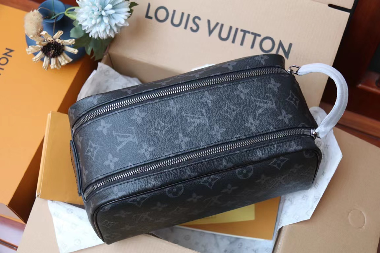 Louis Vuitton Dopp Kit M46354 (12) - newkick.app