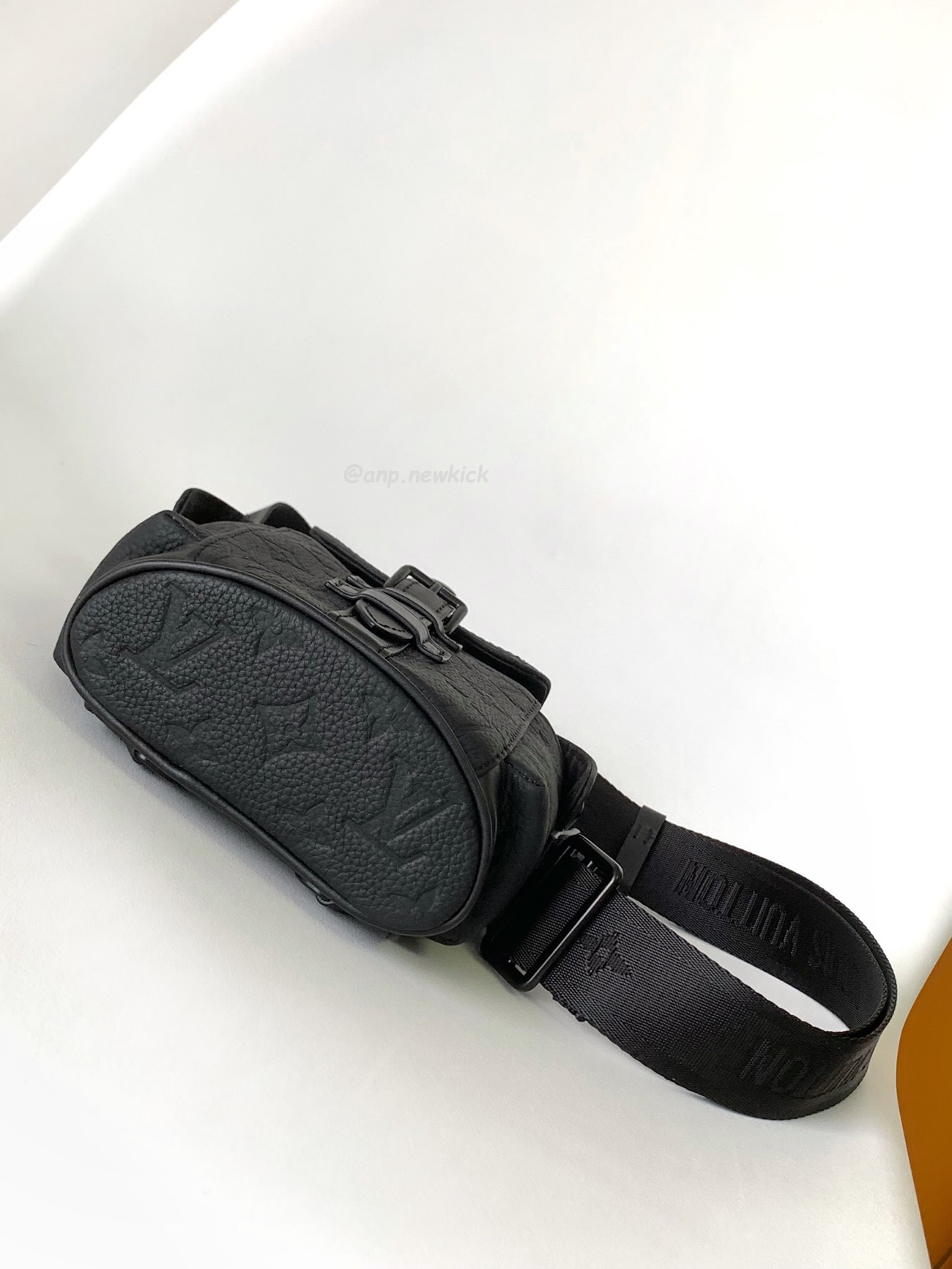 Louis Vuitton Nano Christopher M83164 (11) - newkick.app