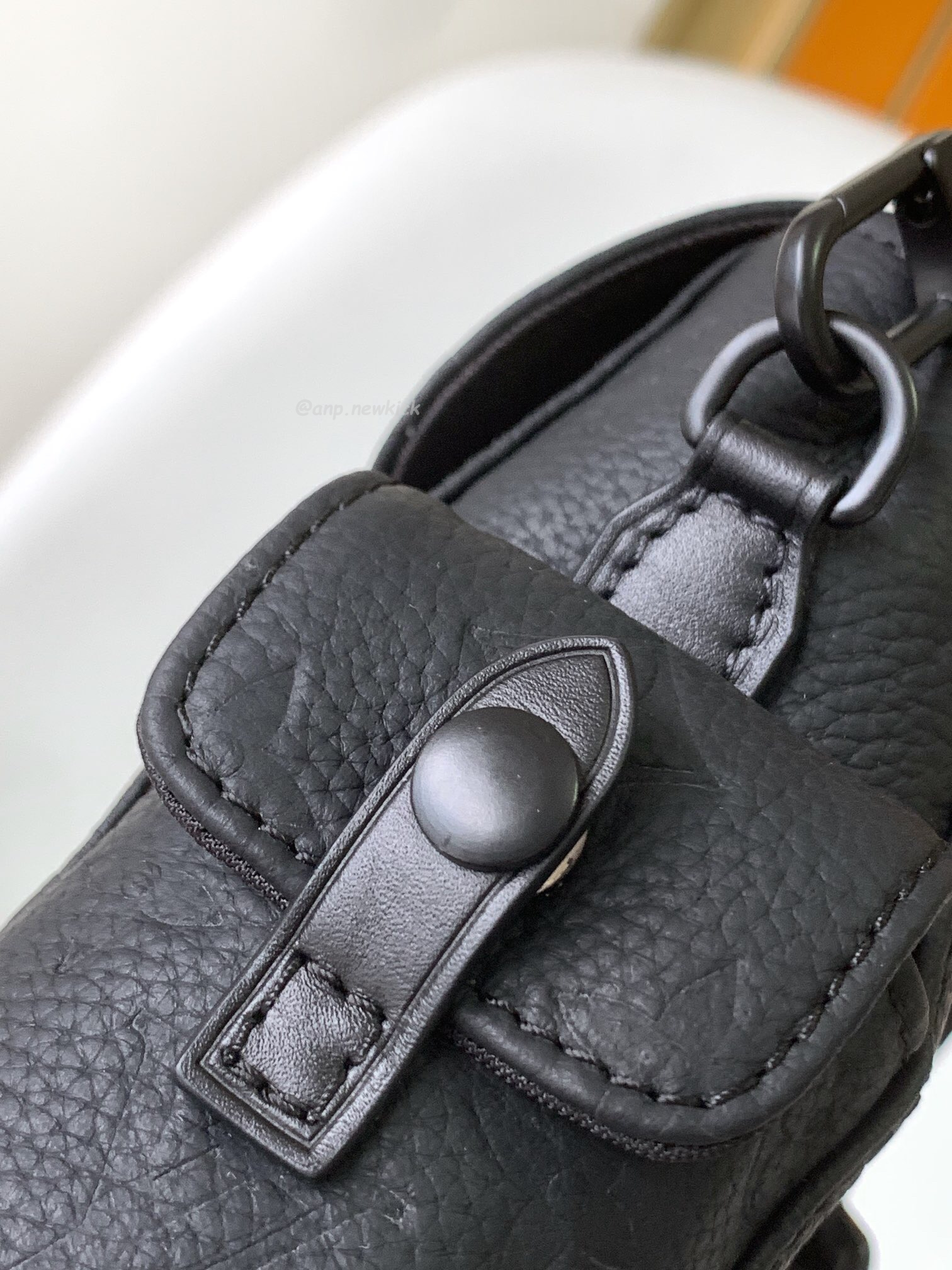 Louis Vuitton Nano Christopher M83164 (5) - newkick.app