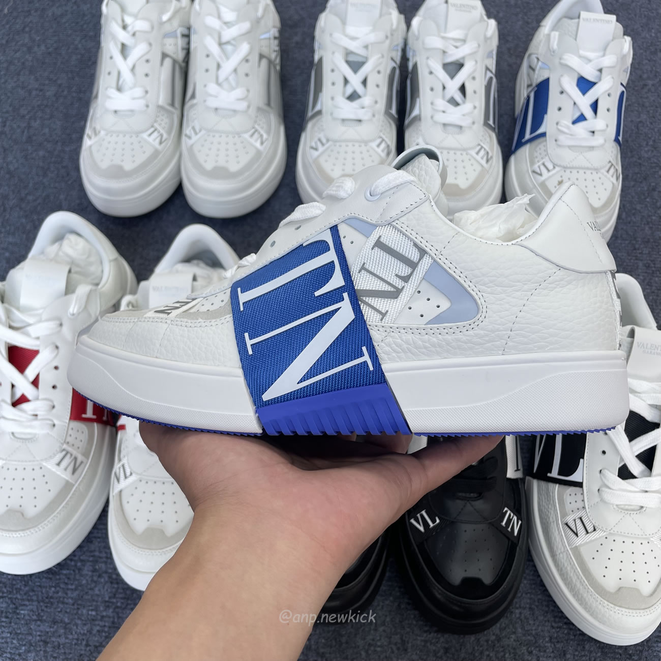 Valentino Garavani Vl7n Sneaker Low Top White Black Grey Red Blue Ys0c58wrq 24p (13) - newkick.app