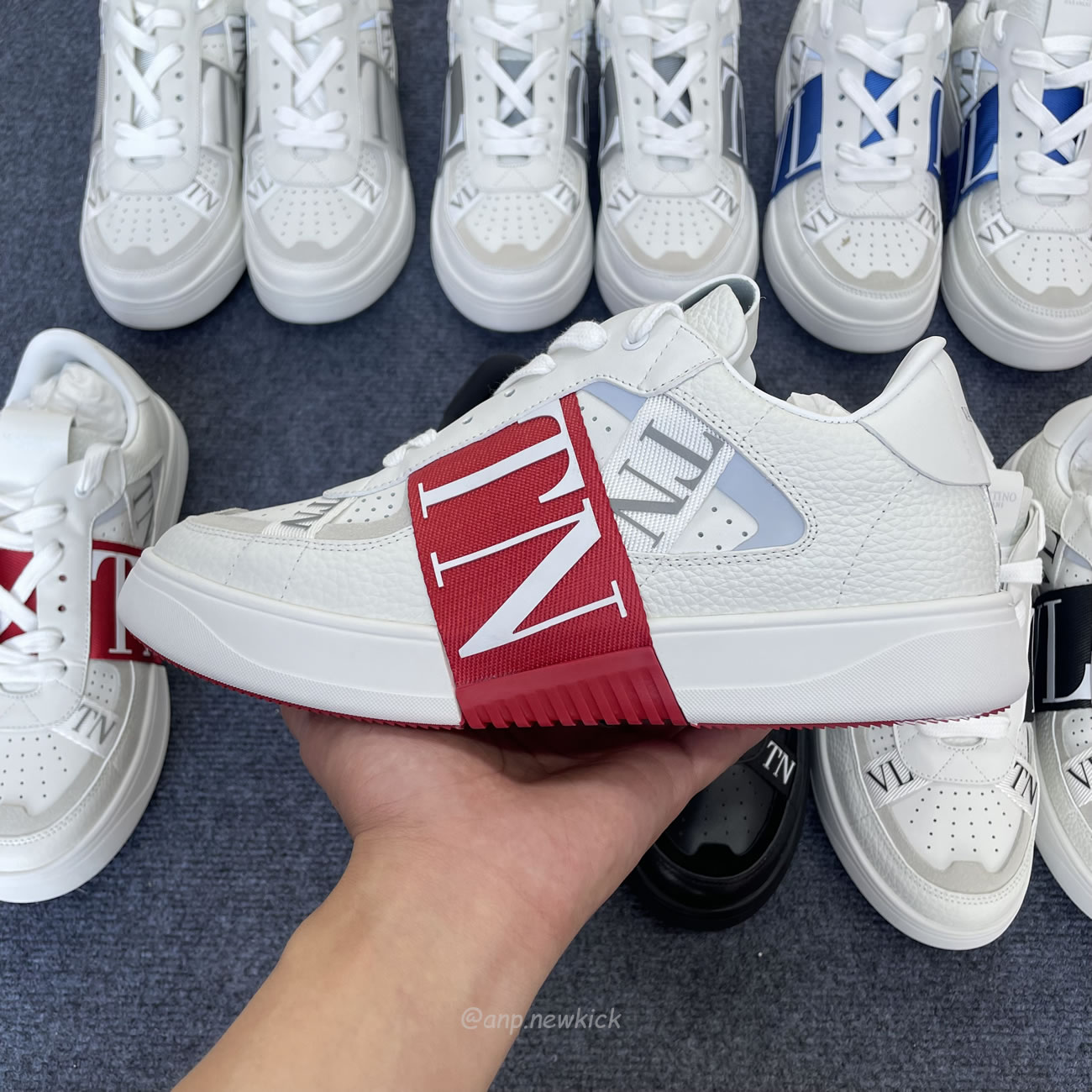 Valentino Garavani Vl7n Sneaker Low Top White Black Grey Red Blue Ys0c58wrq 24p (15) - newkick.app