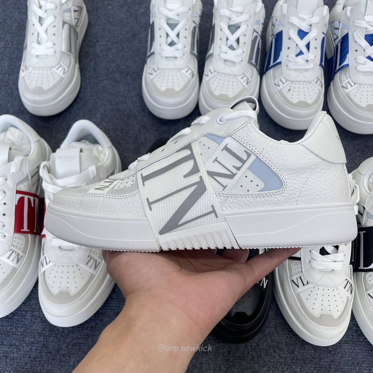 Valentino Garavani Vl7n Sneaker Low Top White Black Grey Red Blue Ys0c58wrq 24p (20) - newkick.app