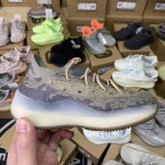 Infants adidas Yeezy Boost 350 V2 / 380 Infants Size