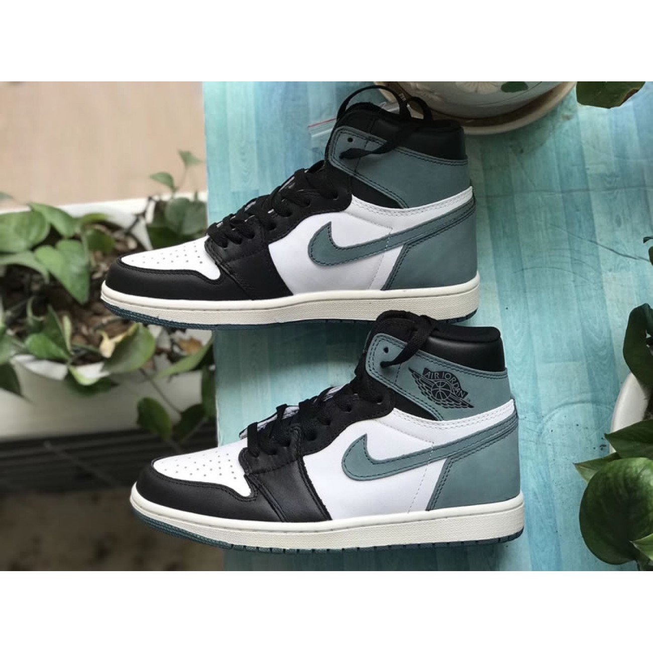 Air Jordan 1 Retro High OG All Those Awards Clay Green 555088-135