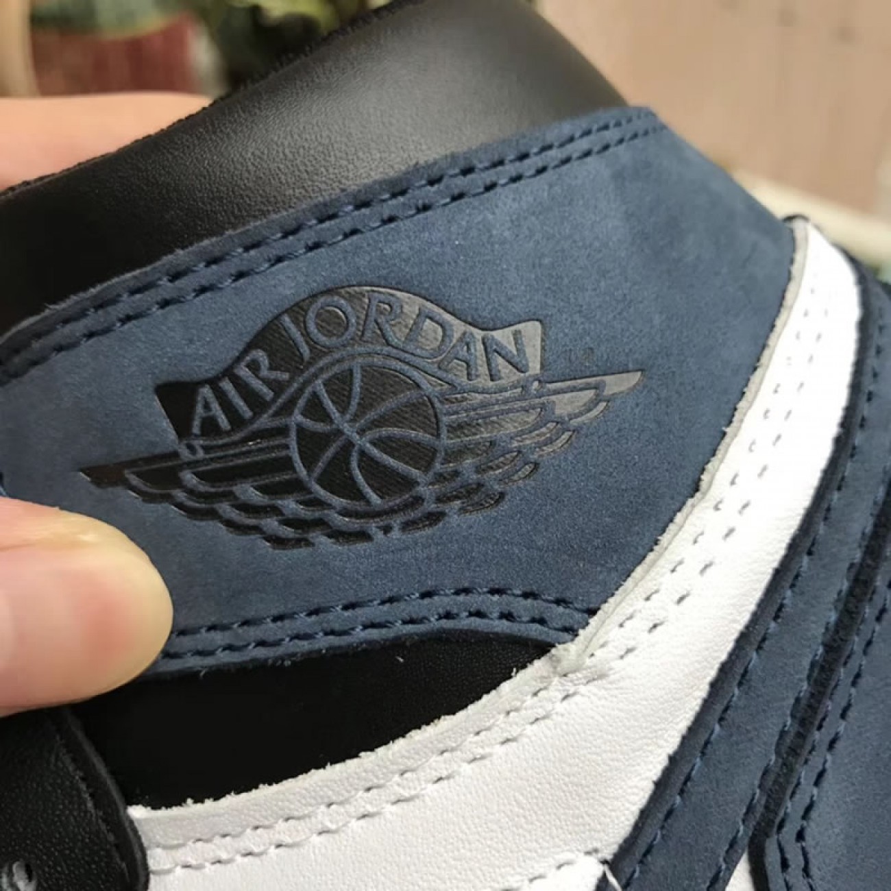 Air Jordan 1 Retro High OG "Blue Moon" 555088-115