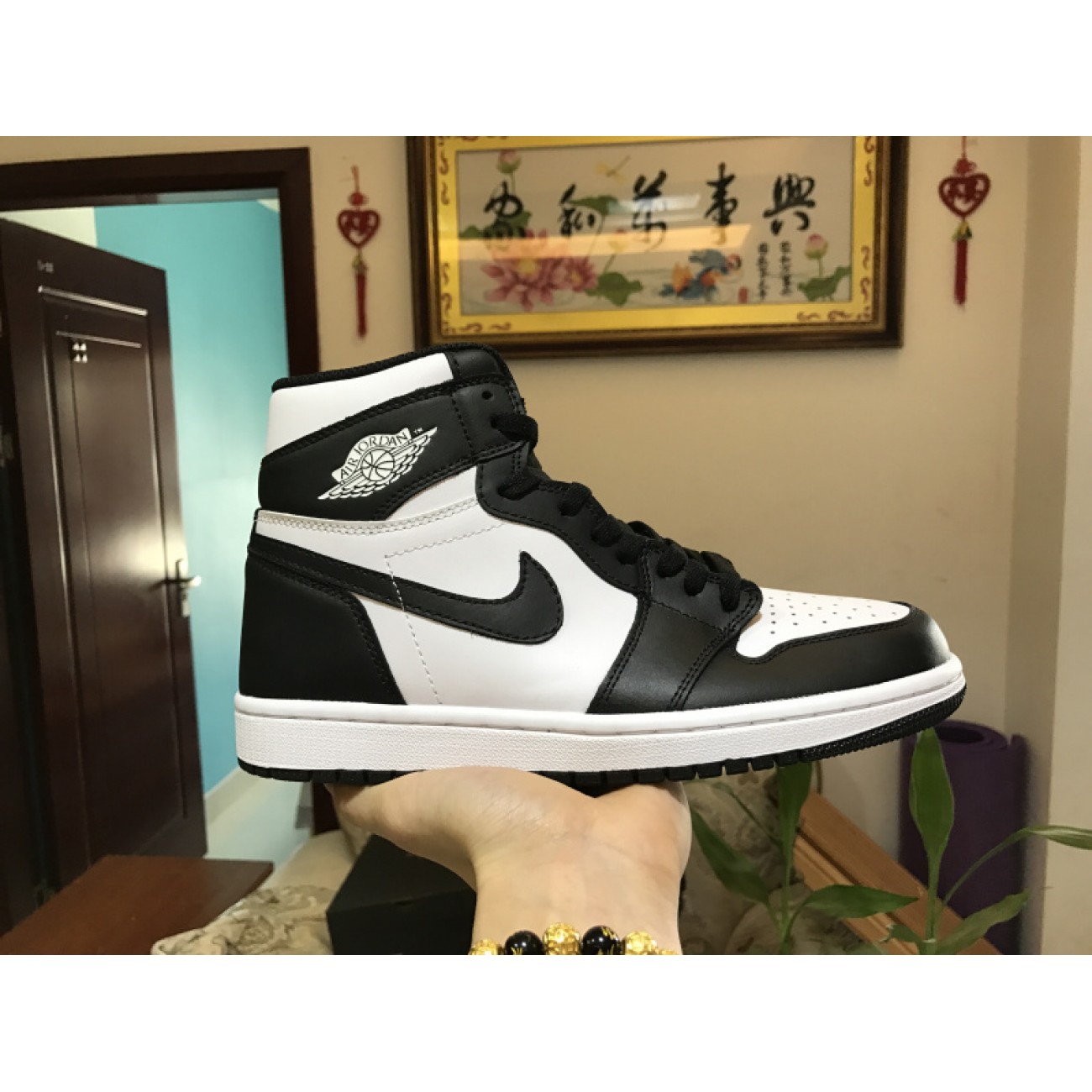 Air Jordan 1 Retro High OG "Oreo" Black/White 555088-010