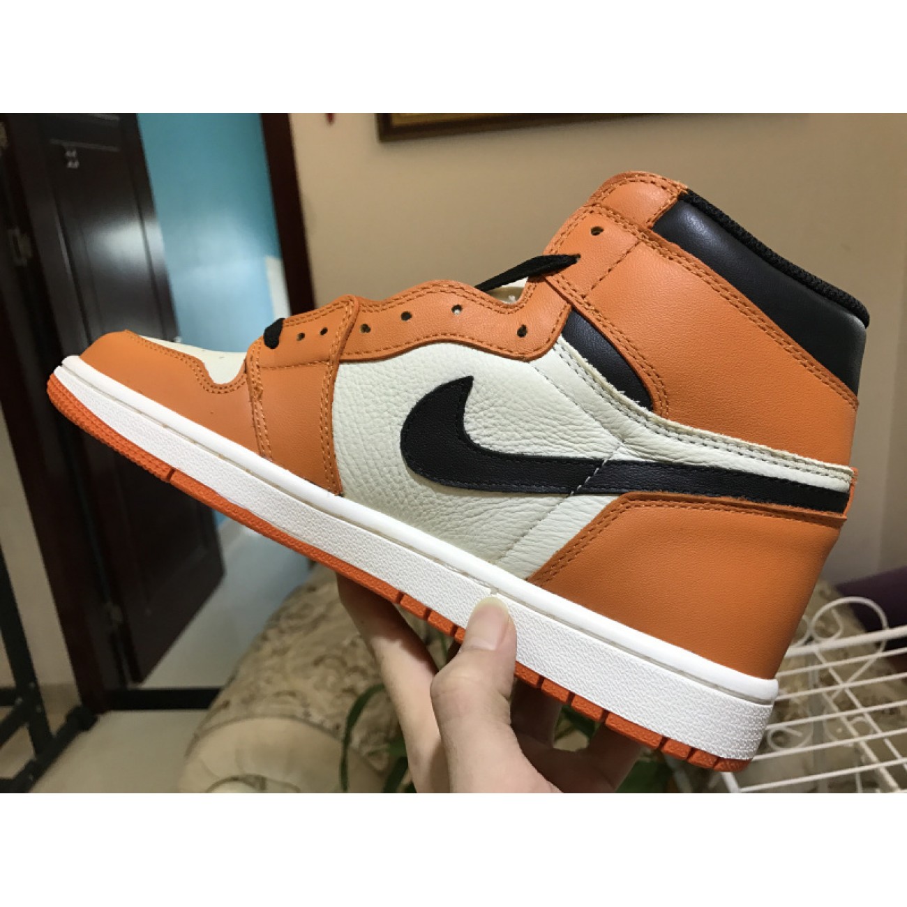 Air Jordan 1 "Shattered" 555088-113