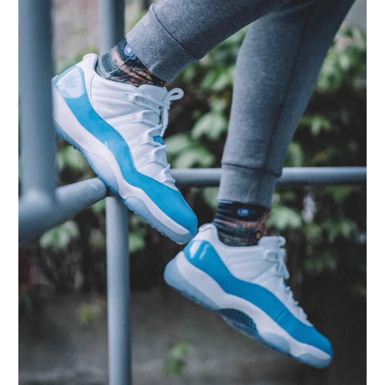 Air Jordan 11 Low "UNC / Columbia" Blue/White 528895-106