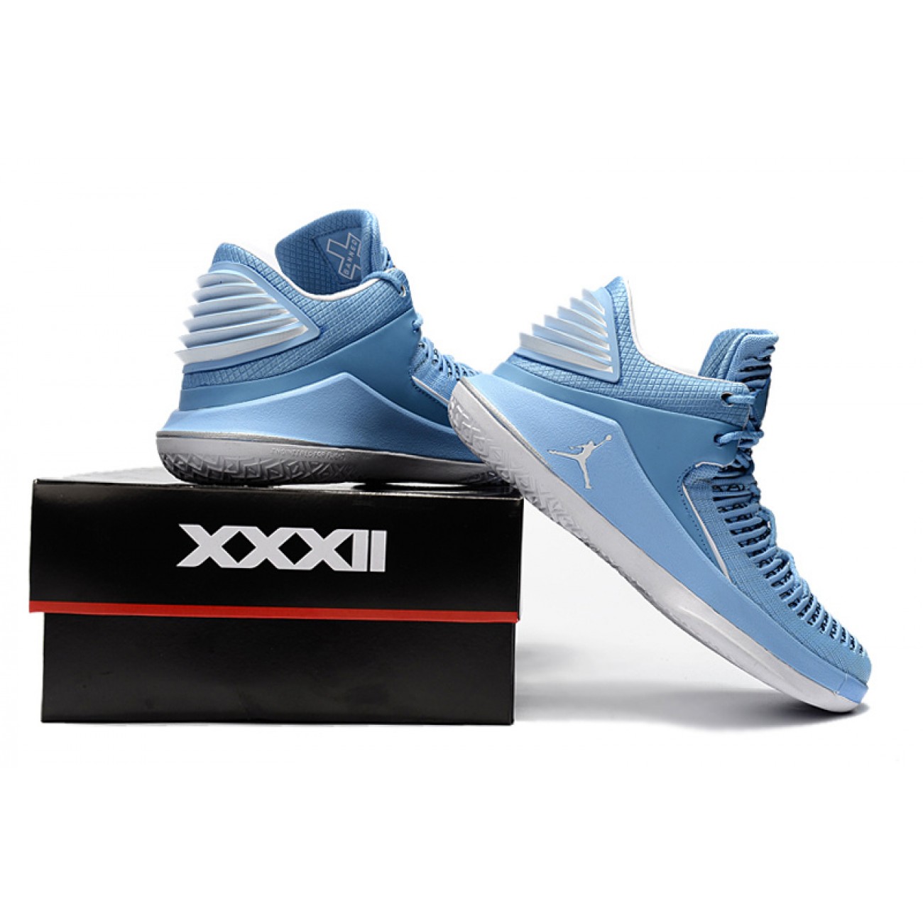 Air Jordan 32 XXXII Low "UNC" / Lightblue