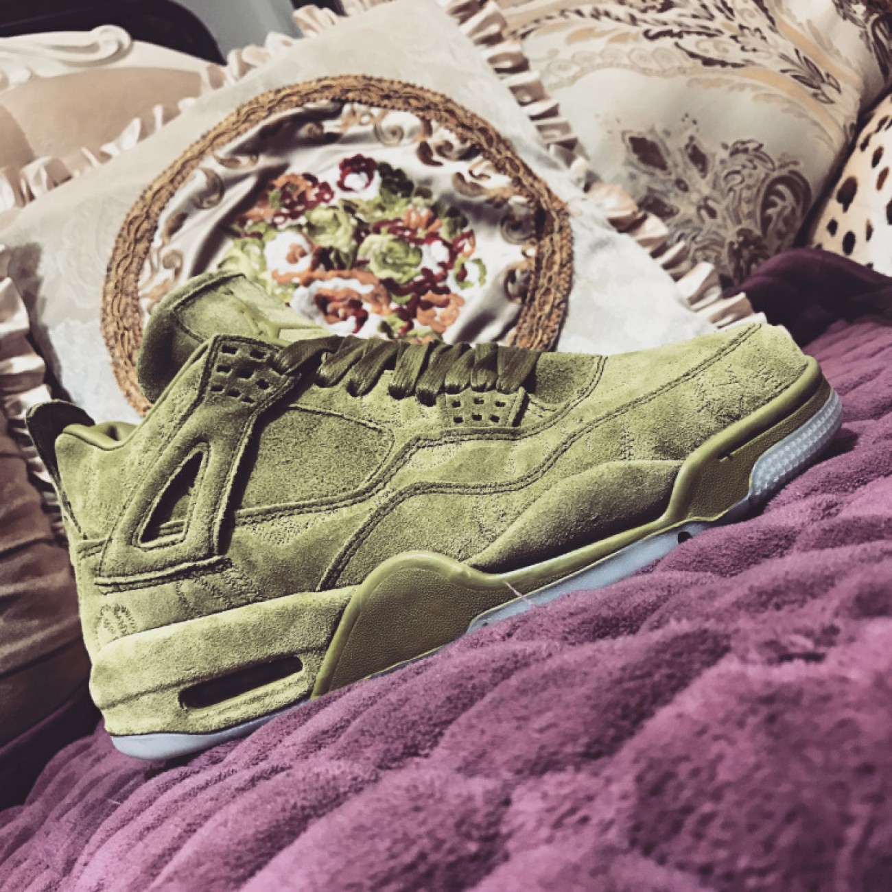 Air Jordan 4 x KAWS Green 930155-302