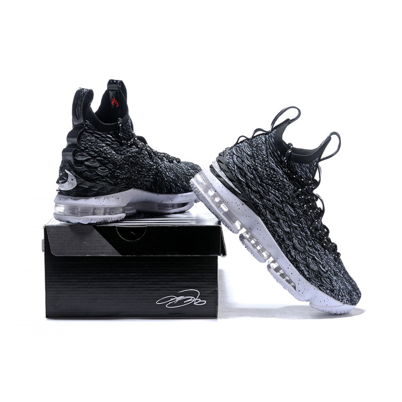 Lebron 15 Black/White