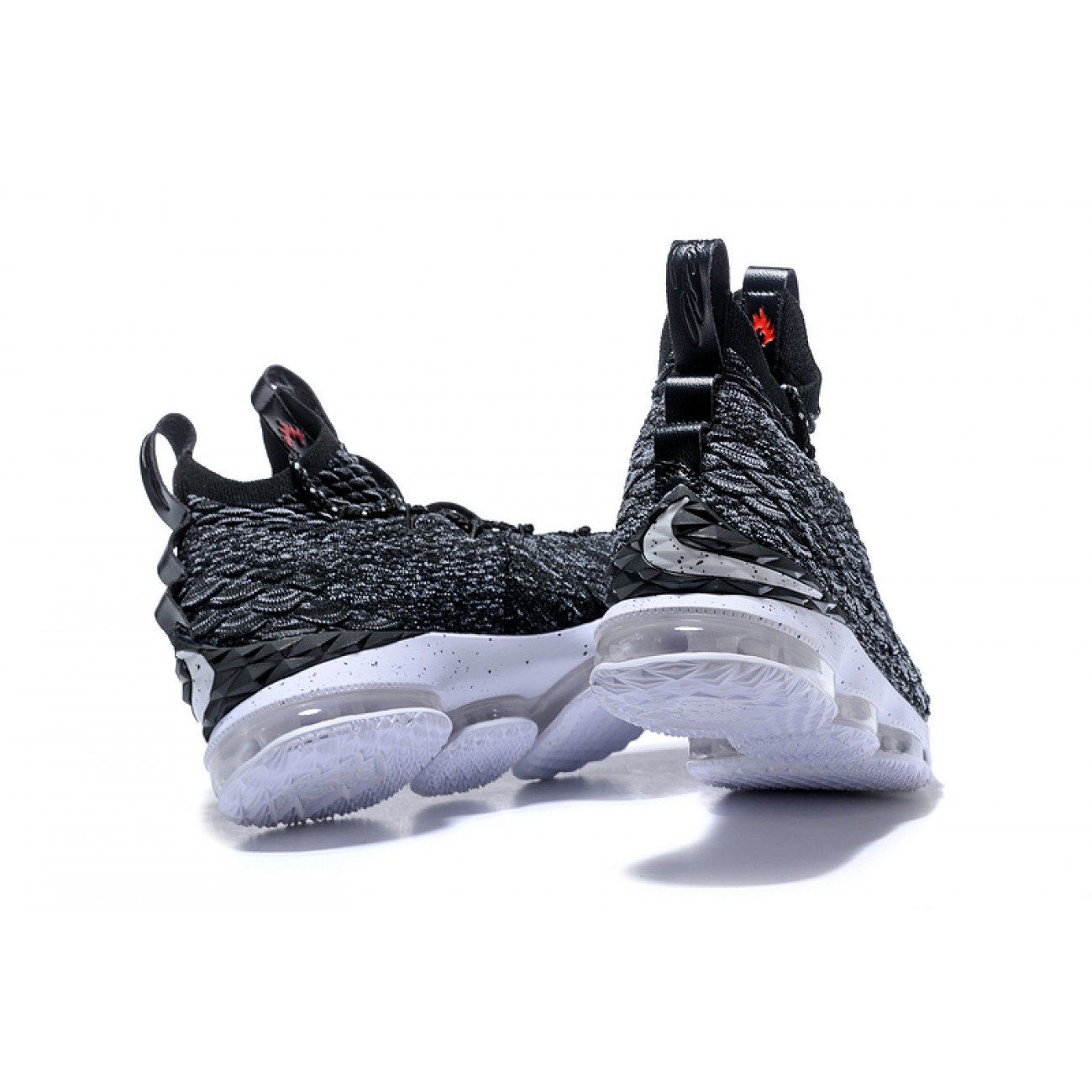 Lebron 15 Black/White