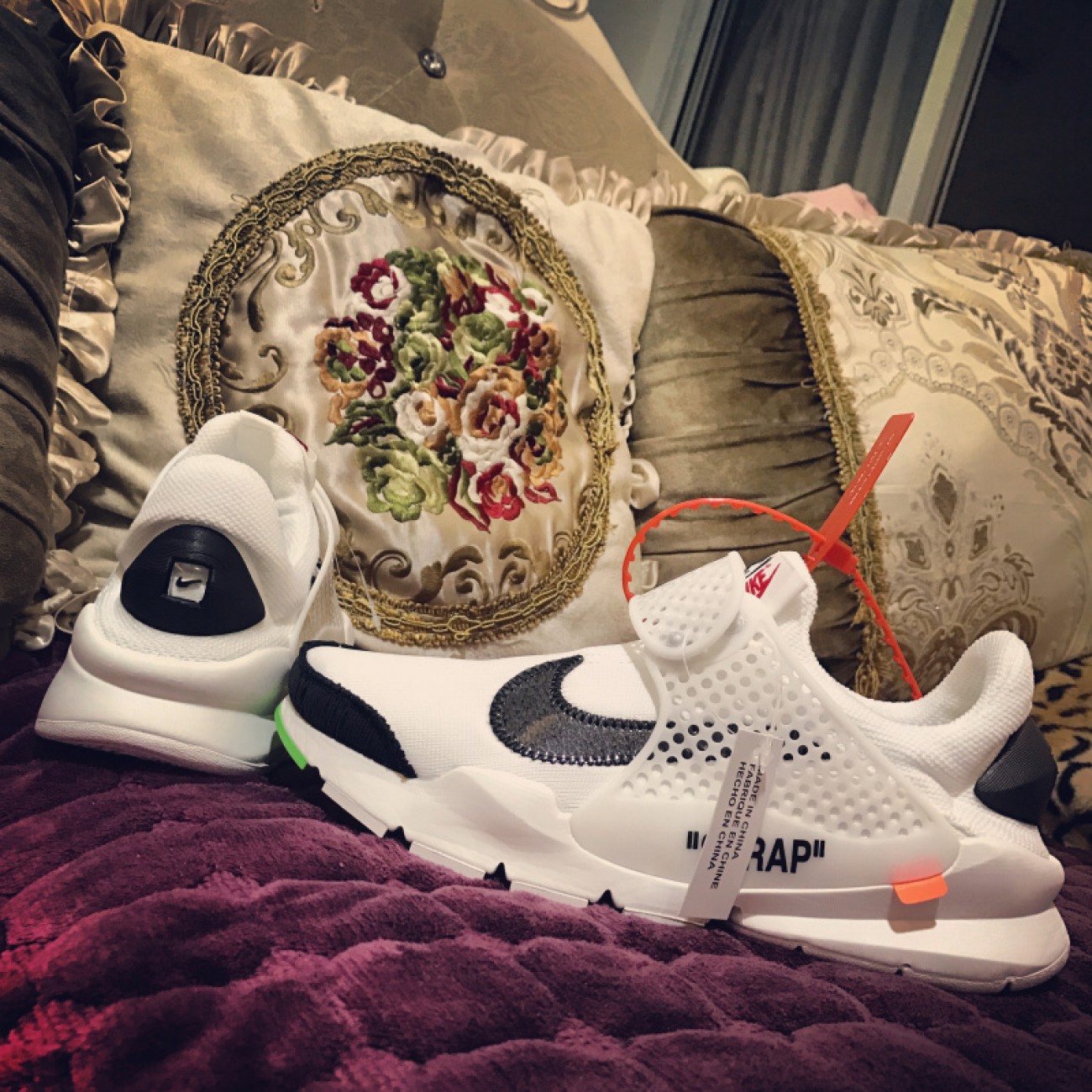 Off-White x OW Sock Dart AA8696-101