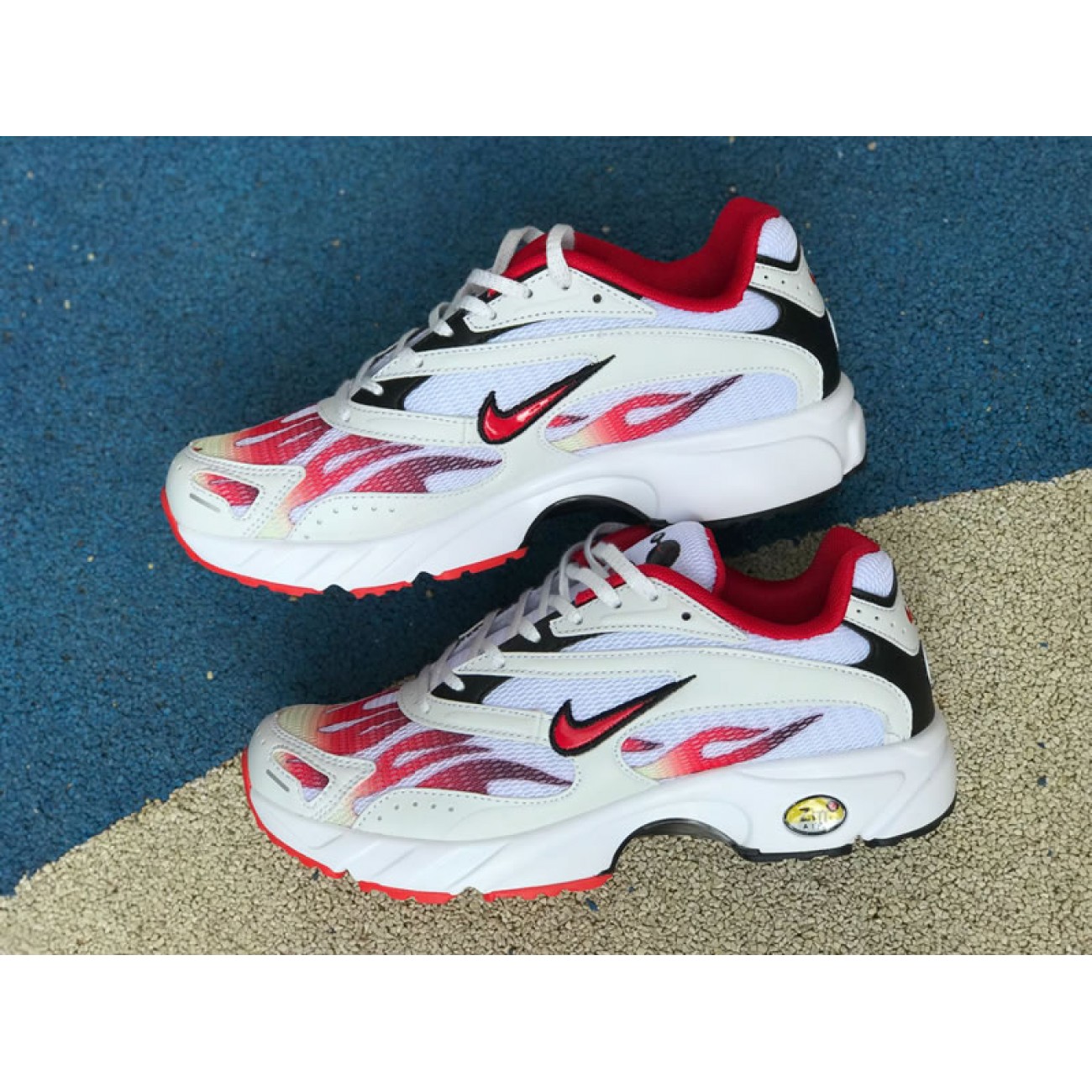 Supreme® x Nike Zoom Streak Spectrum Plus White/Habanero Red/Black AQ1279-100