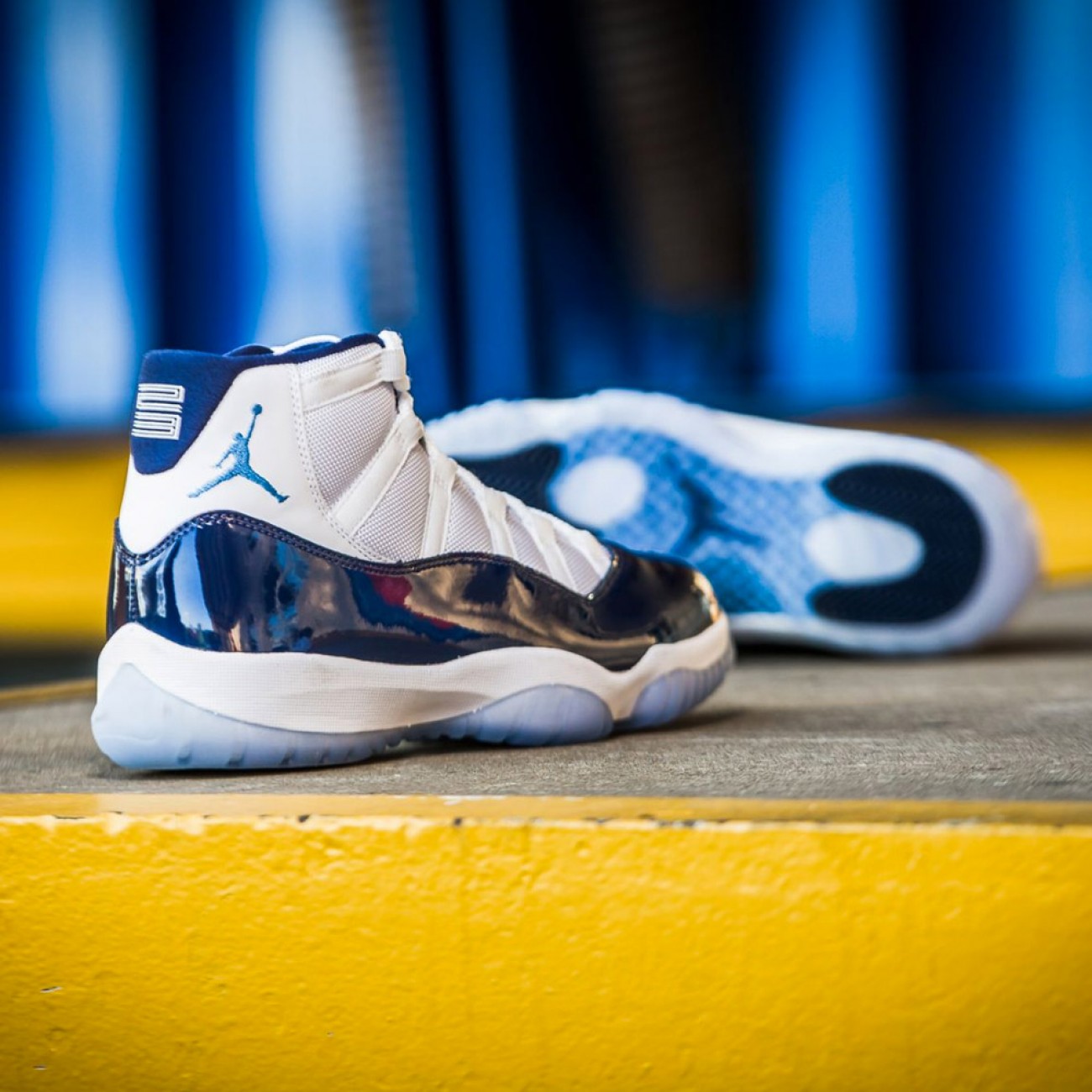 AIR JORDAN 11 RETRO WHITE/MIDNIGHT NAVY WIN LIKE 82