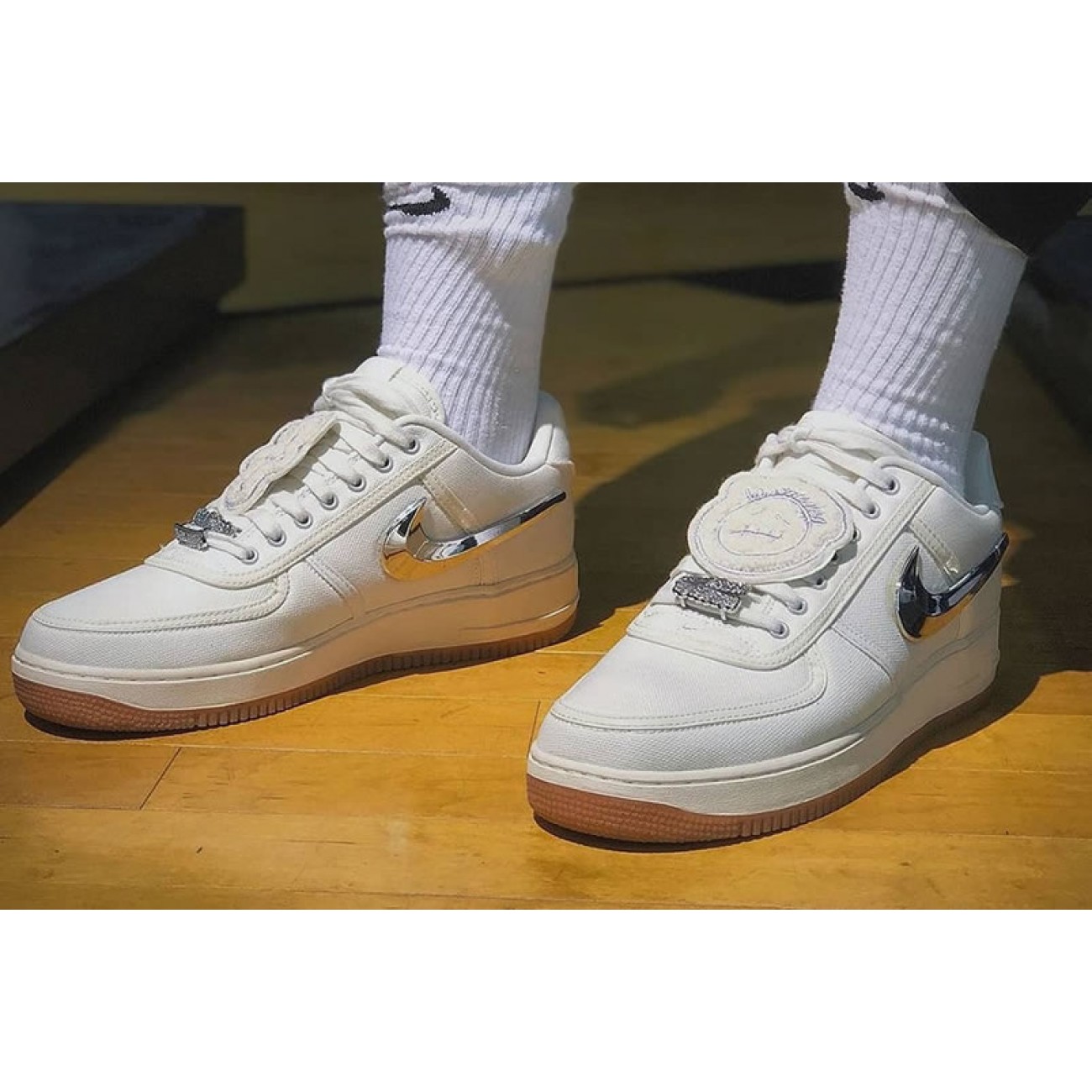 Travis Scott x Nike Air Force 1 Low "Sail" Release Date For Sale AQ4211-101