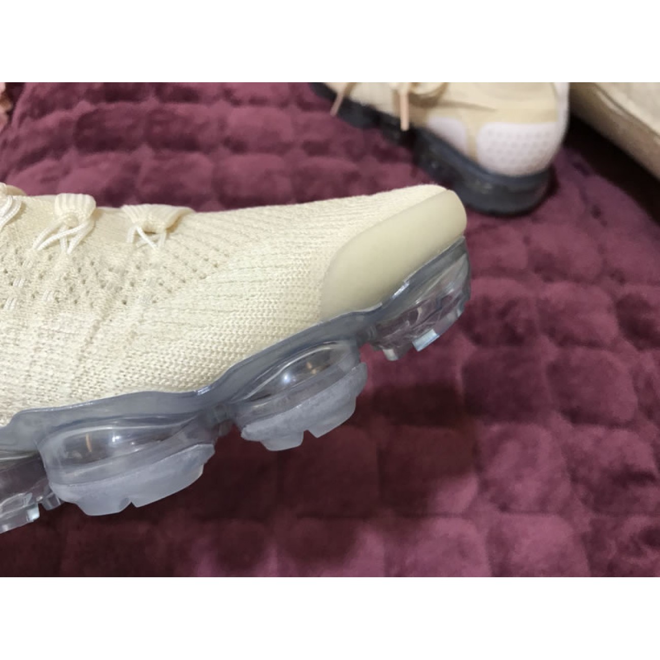 Wmns Nike Air VaporMax Flyknit 2.0 Light Cream 942843-201