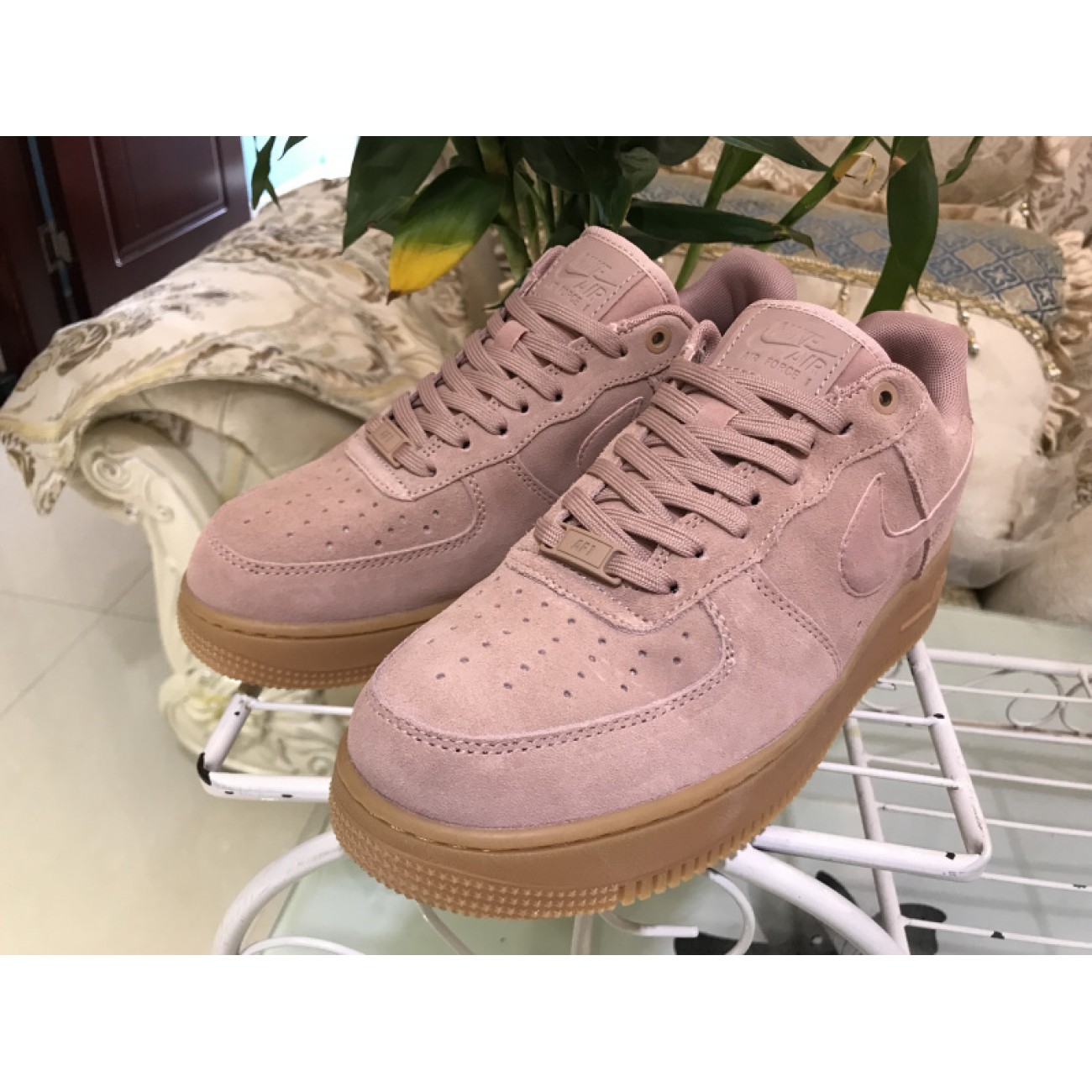 Nike Air Force 1 Low 07 LV8 Suede AA1117-600