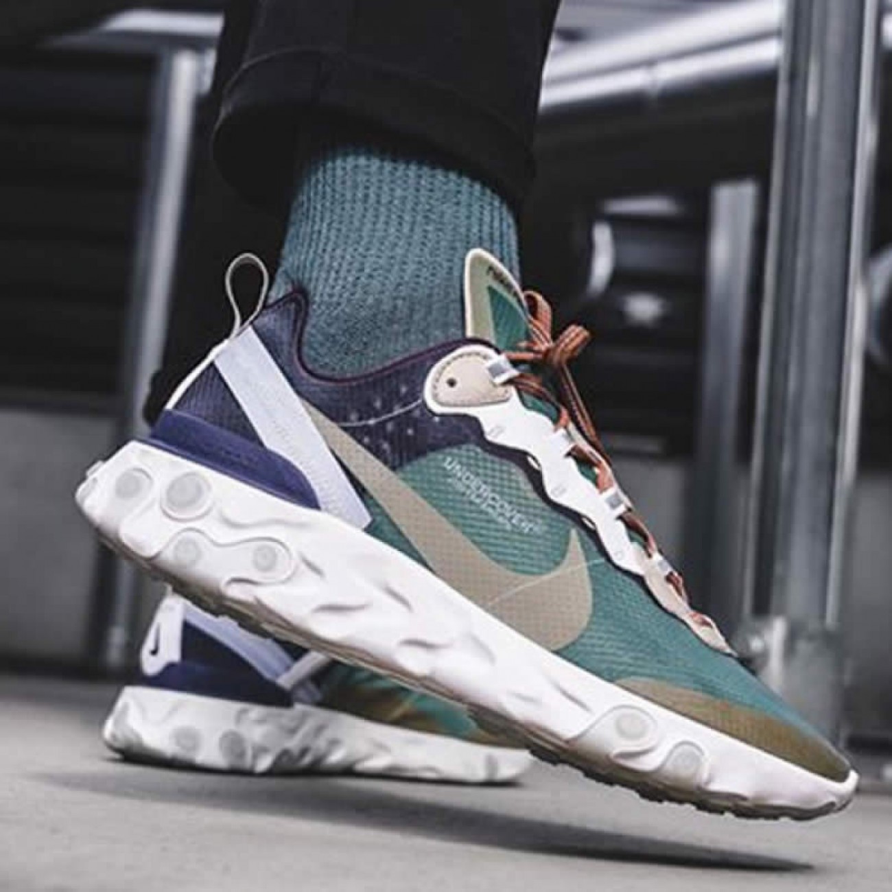 Undercover x Nike React Element 87 "Green Mist" Shoes Collection BQ2718-300