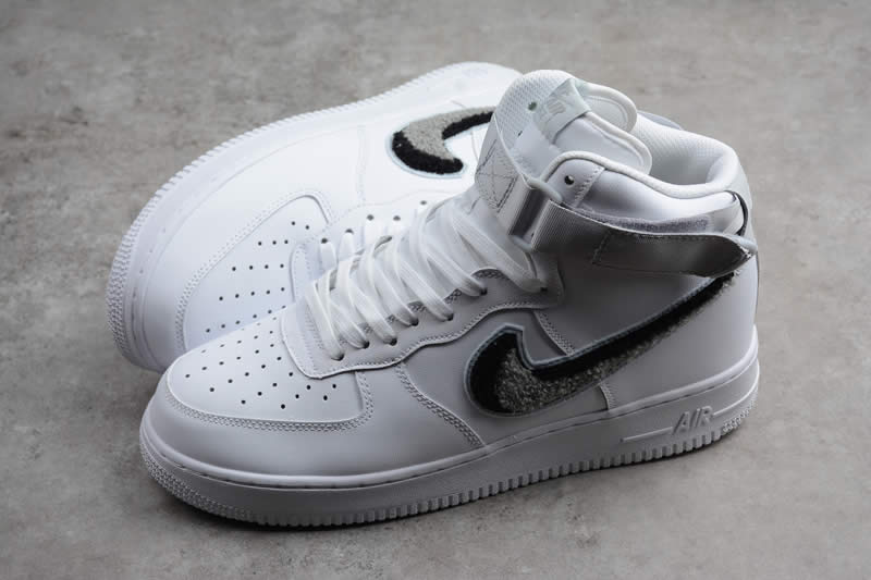 white air forces 1 07 lv8 high top chenille swoosh nike outlet 806403 105 detail