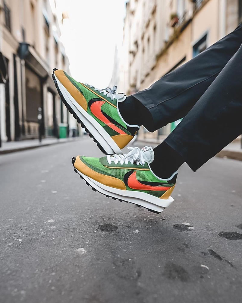 Sacai Nike Ldv Waffle Green On Feet Bv0073 300 (8) - newkick.app